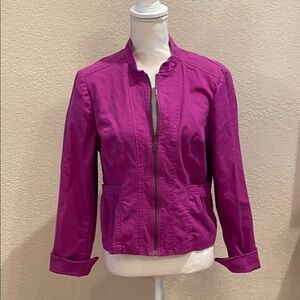 Purple Bomber Jacket with Fitted Silhouette and Zipper Closure